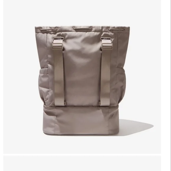 Beyond Yoga Convertible Tote Backpack Gym Bag in Birch - Picture 3 of 8